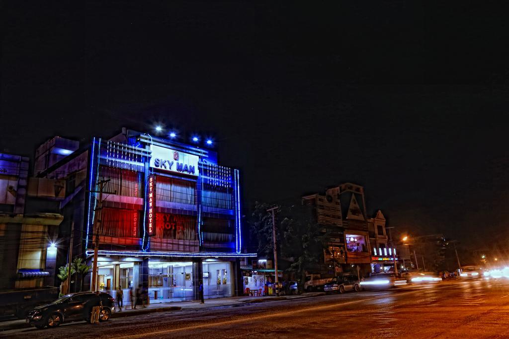 Sky Man Hotel Yangon Luaran gambar