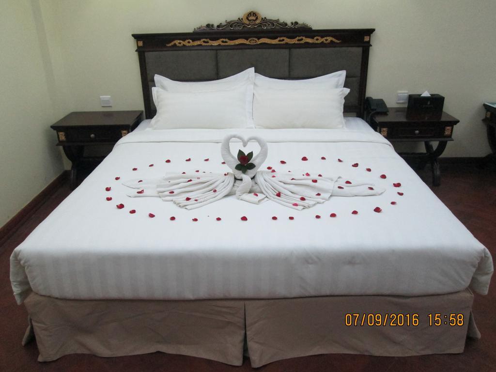 Sky Man Hotel Yangon Luaran gambar