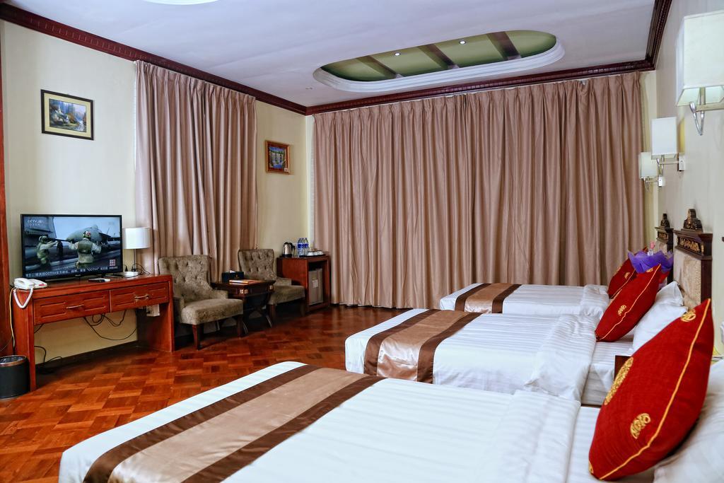 Sky Man Hotel Yangon Luaran gambar